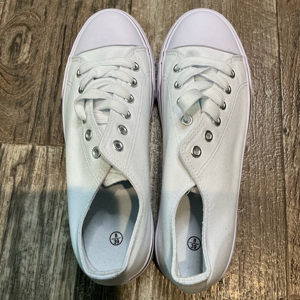 Women’s Classic White Canvas Sneakers Size 8 - Picture 7 of 7